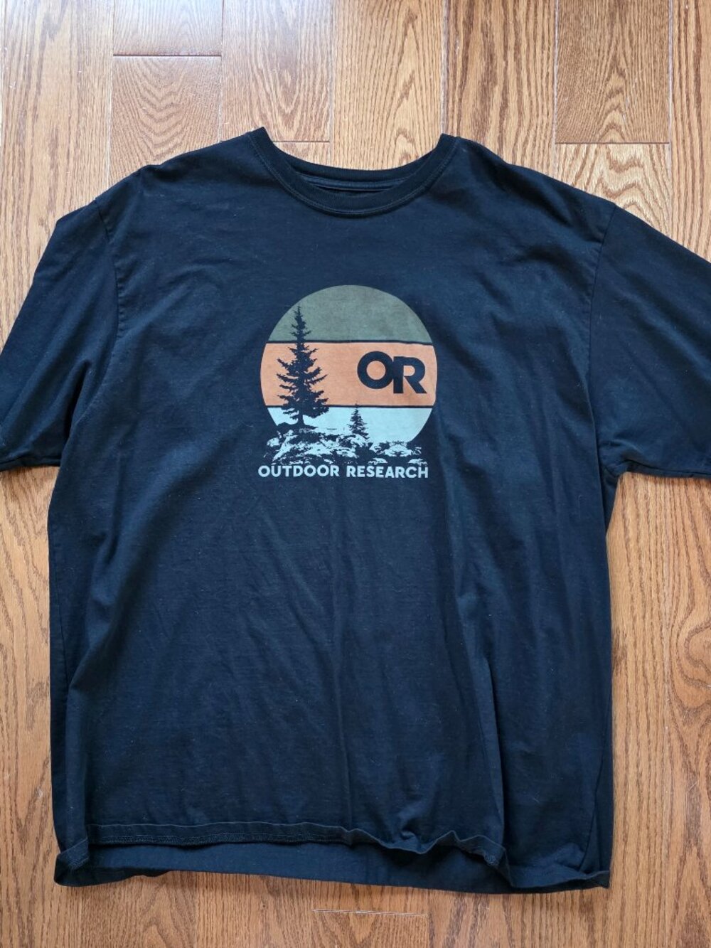 XXL Outdoor Research black cotton tshirt with front graphic